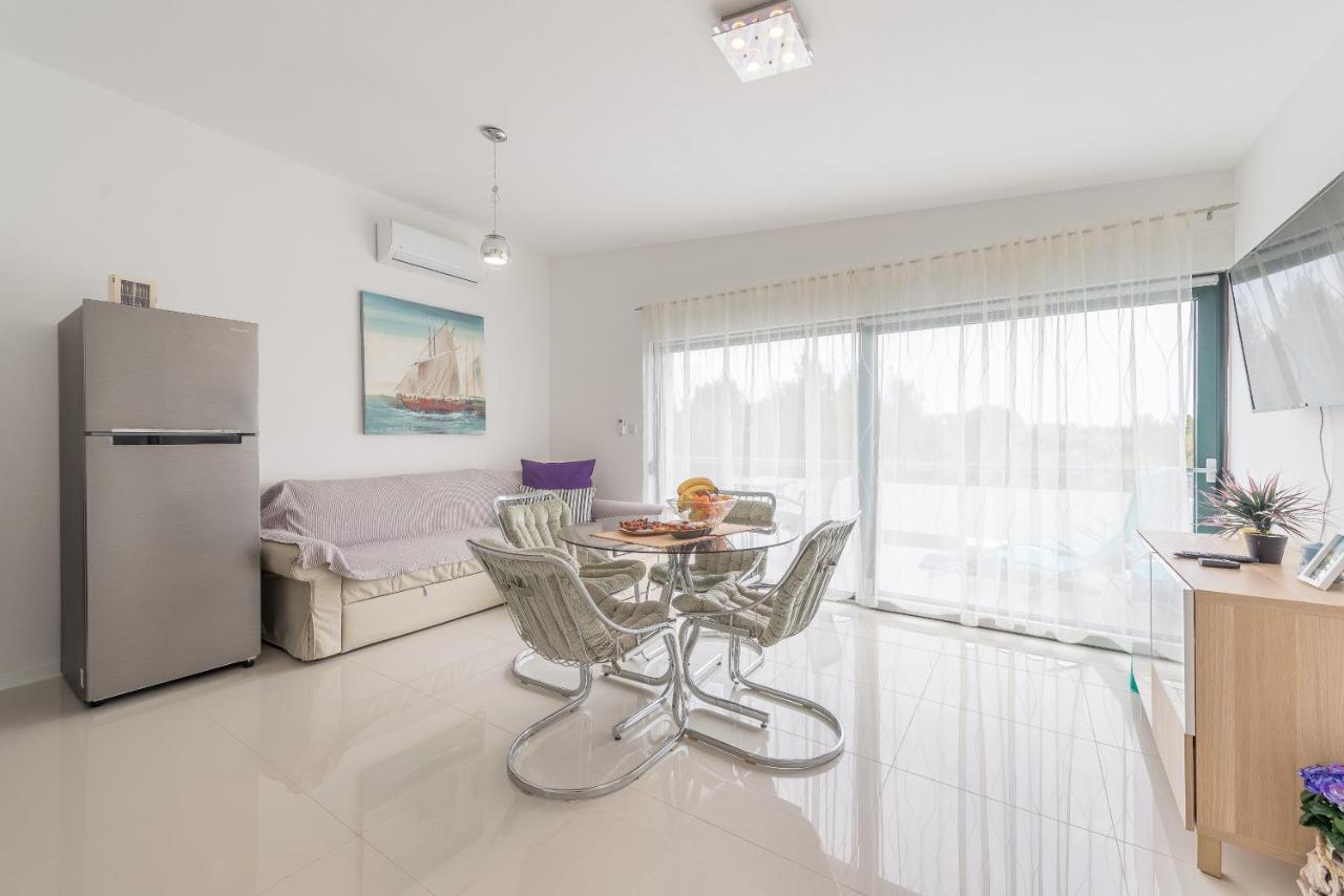 Windrose Apartments Вир Экстерьер фото
