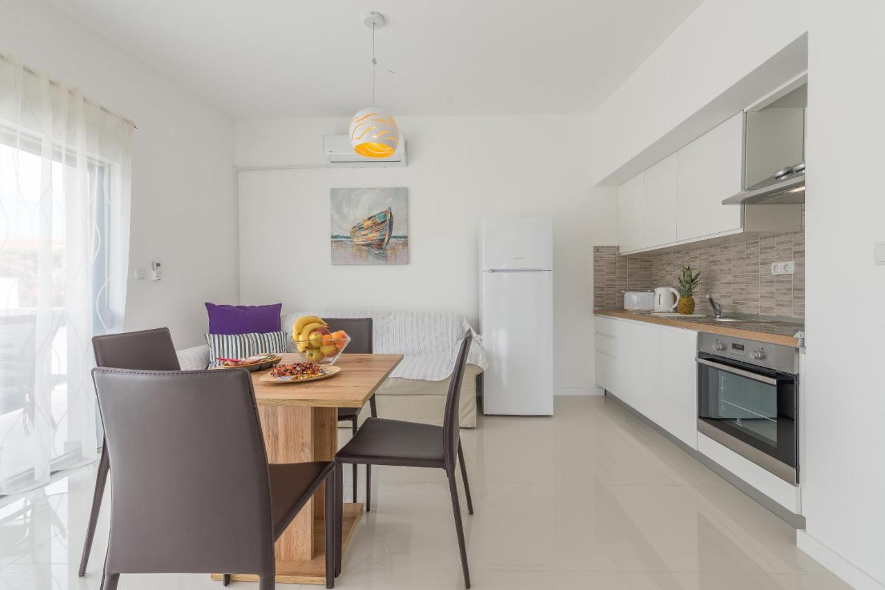 Windrose Apartments Вир Экстерьер фото